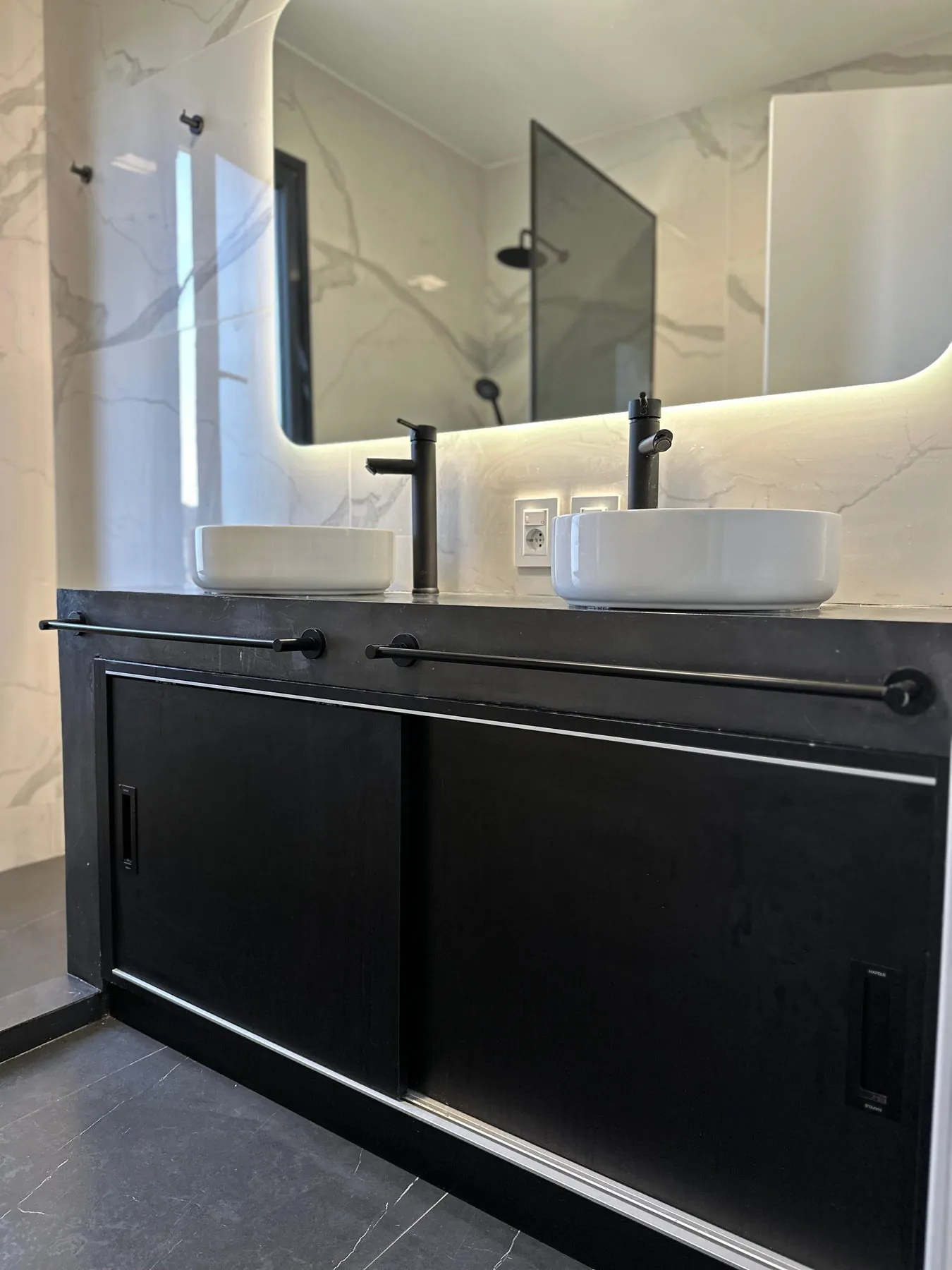 Baño con vanitorio a medida — Punta Carretas