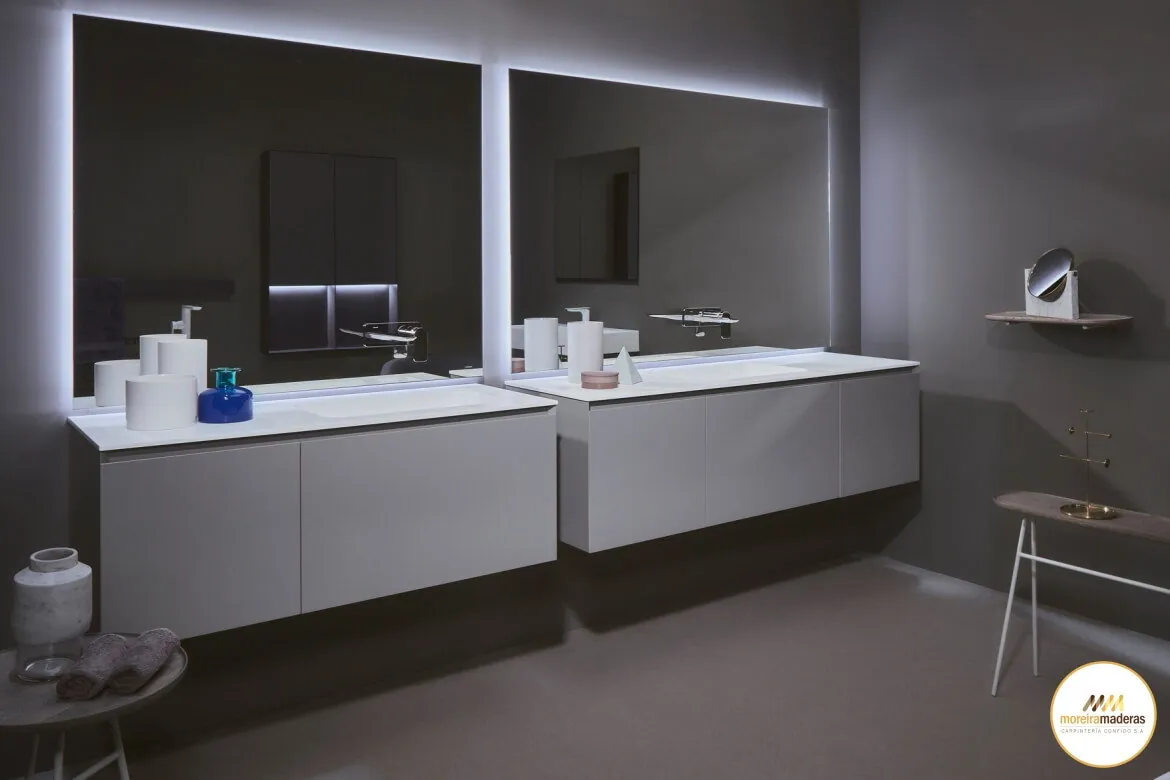 Vanitorios dobles a medida en Uruguay — Mobiliario de baño con espejos retroiluminados