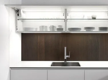 Cocina personalizada a medida en Uruguay — Layout pensado para preparar y almacenar